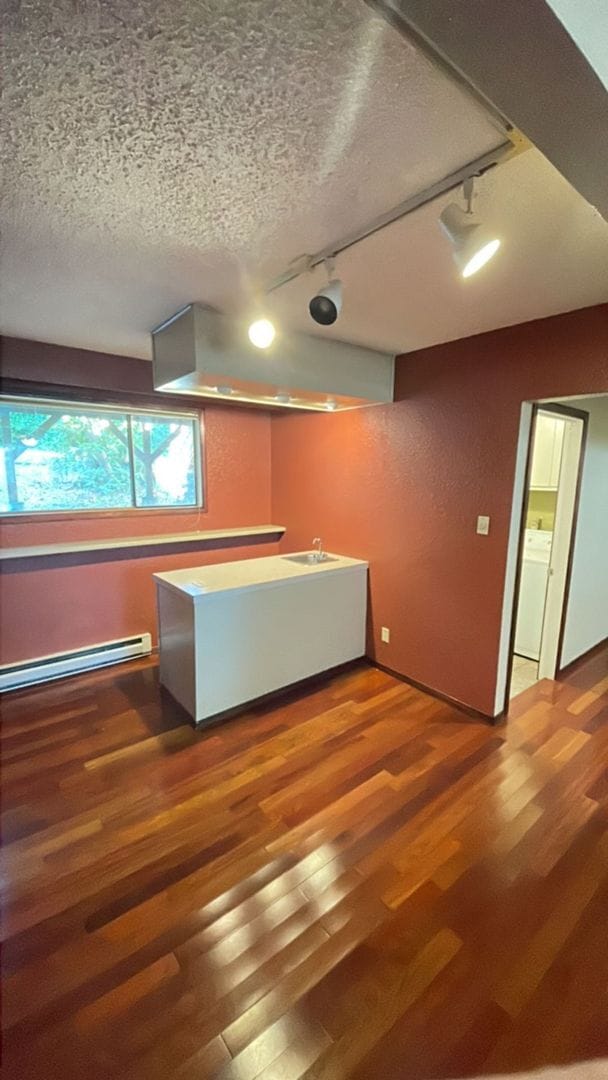 Building Photo - Preleasing Now! Split-level 4 Bedroom + 3 ...