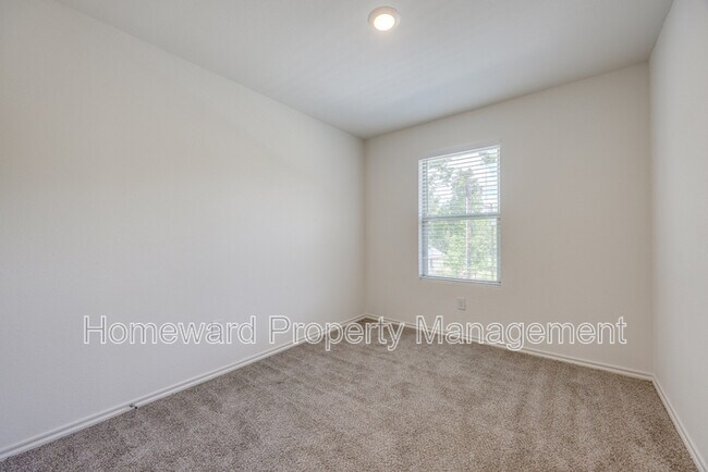 Building Photo - 707 S 6th St
