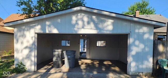 Building Photo - 261 N Pershing Ave