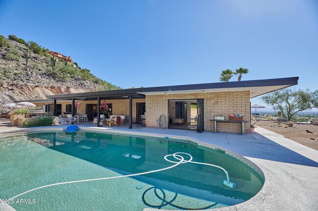 Building Photo - 4016 E Flynn Ln