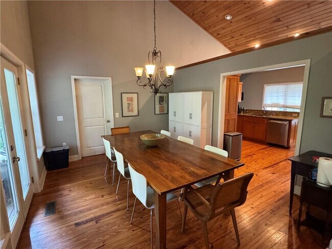 Building Photo - 72 Terrace Way