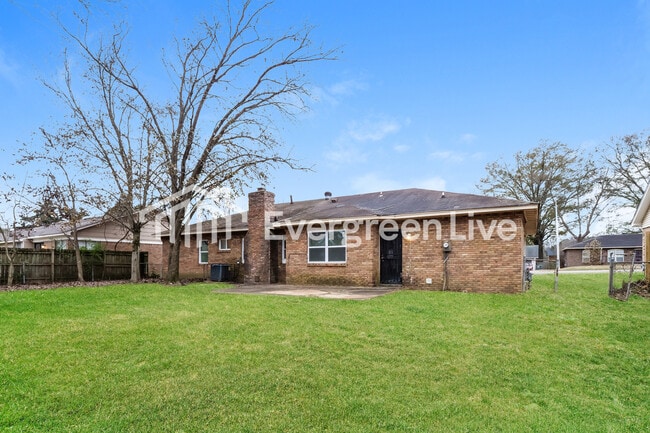 Building Photo - 3926 Kerwin Dr