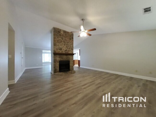 Building Photo - 1459 Chaseway Cir