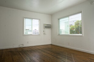 Building Photo - 5614 Auckland Ave