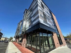 Building Photo - 21 Summer St