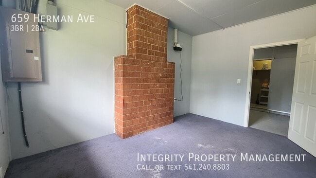 Building Photo - 659 Herman Ave