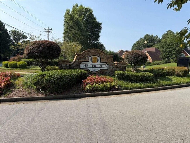 Building Photo - 768 Laurel W Ln