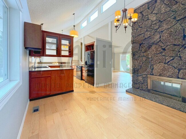 Building Photo - *COMING SOON* Entertainer's Delight - Spra...