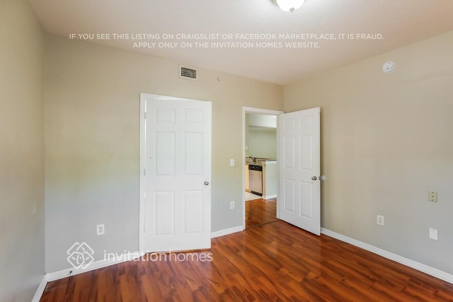 Building Photo - 2548 Centergate Dr