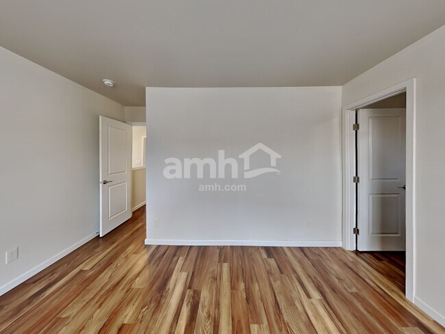 Building Photo - 2783 Moore St