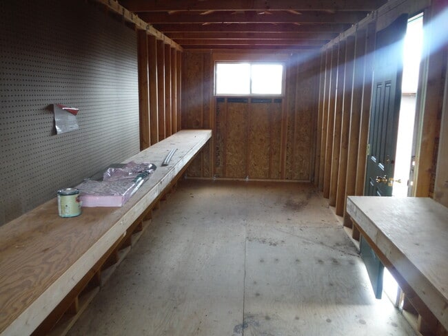 Building Photo - 2310 Primrose Dr