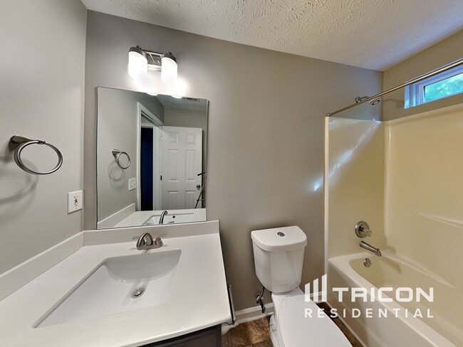 Building Photo - 138 Oak Grove Pl