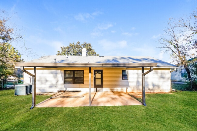Building Photo - 6236 Nature Dr