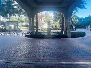Building Photo - 20000 E Country Club Dr