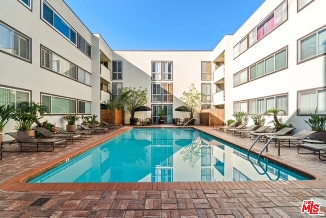 Building Photo - 1015 Kings Rd