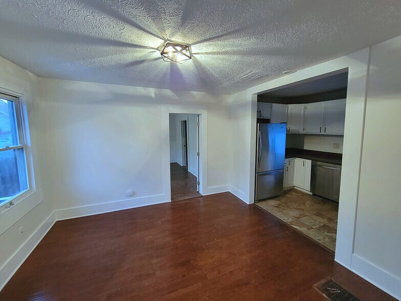 Building Photo - 2170 W 40th Pl