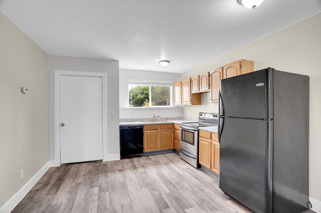 Building Photo - $2,465.00, 2 bed, 1.5 bath, located in Denver