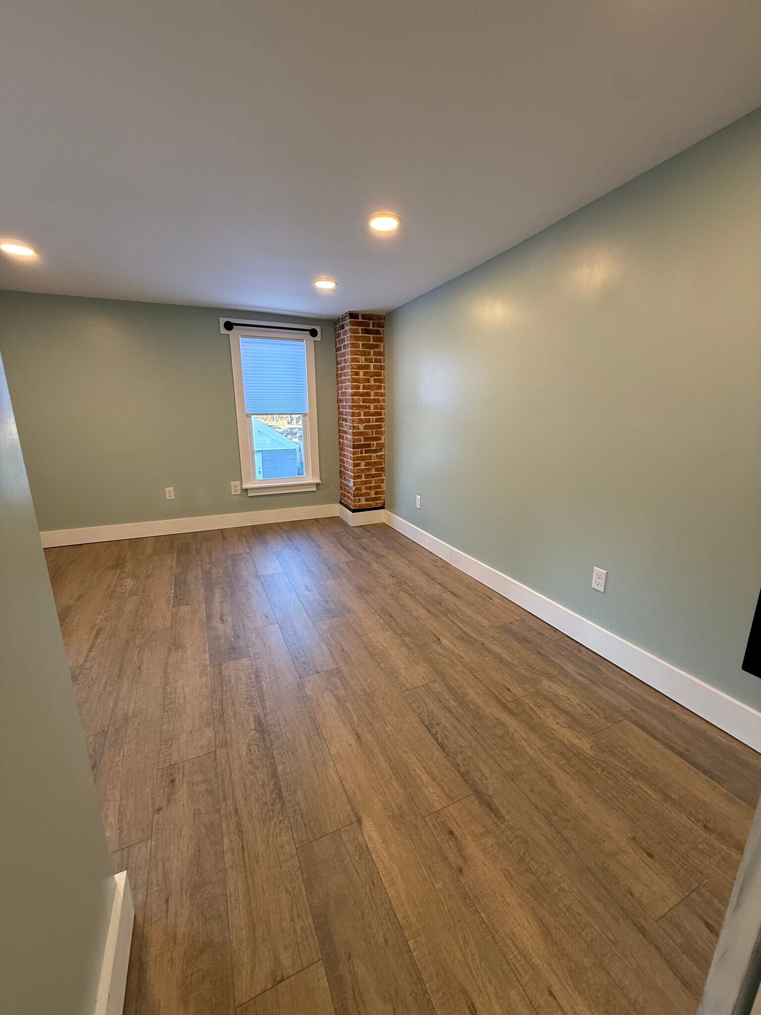 bedroom 1 - 343 High St