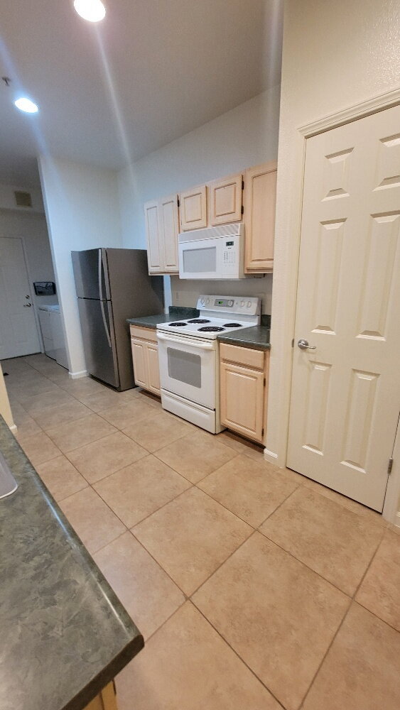 Building Photo - Charming 1-Bedroom Retreat in Roseville - ...