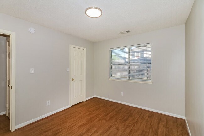 Building Photo - 18714 Timber Spring Dr