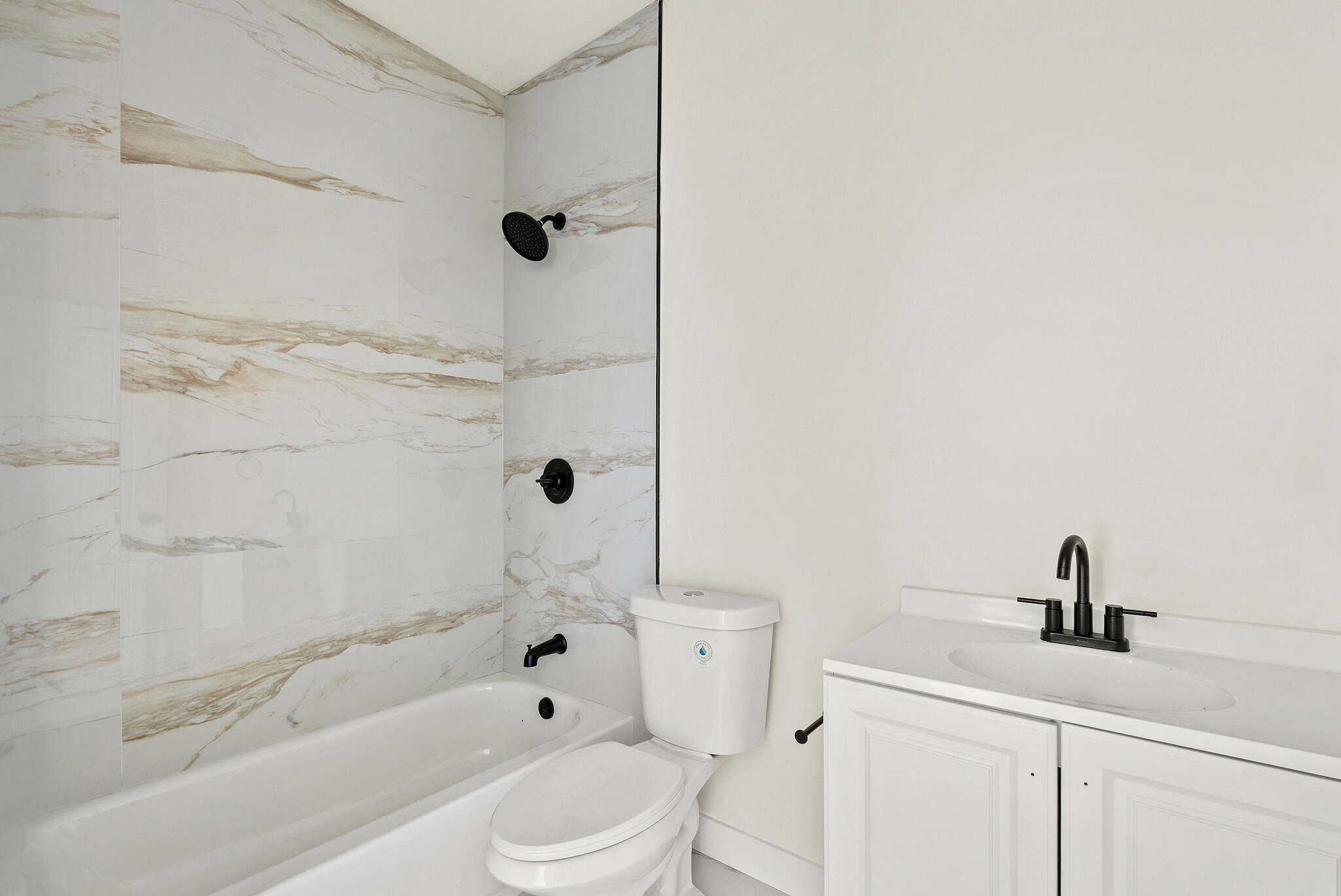 Building Photo - 3045 S Bronson Ave