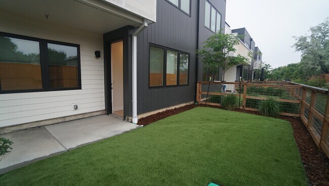 Building Photo - 3261 Airport Rd