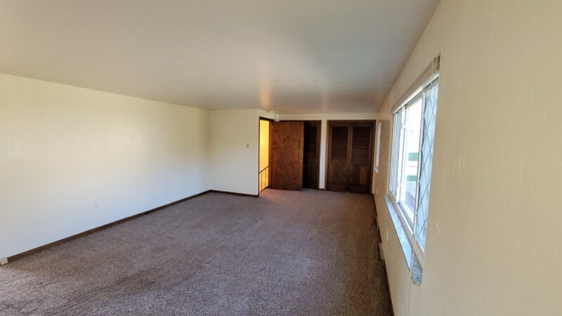 Building Photo - 110 Schars Ln