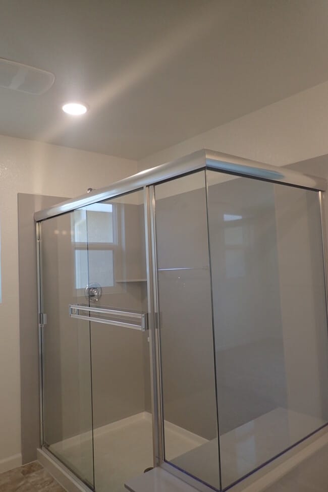 Building Photo - Gorgeous Brand New 4 bed 3 bath 2 story ho...