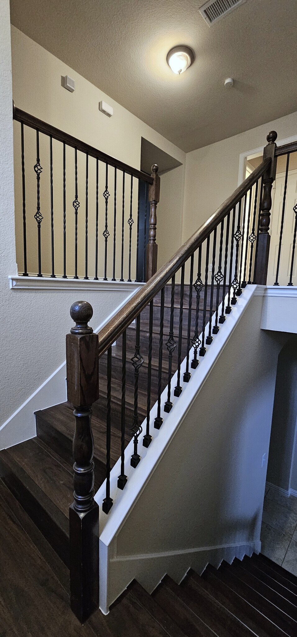 Building Photo - 900 Hidden Springs Ct