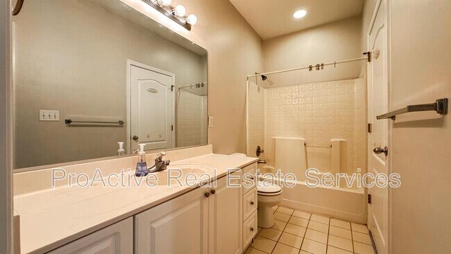 Building Photo - 1034 Grand Oak Ln