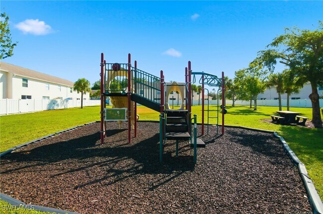 Building Photo - 3009 Palmetto Oak Dr