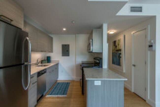 Building Photo - Stunning 2BR/2BA in Prime Allston Location!