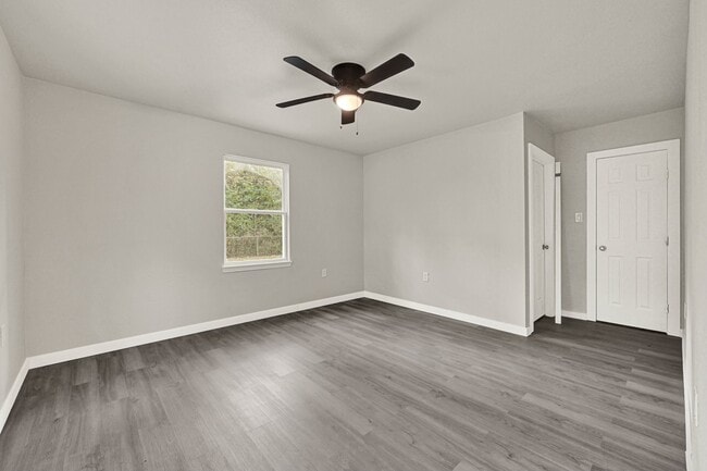 Building Photo - 10609 Murr Way