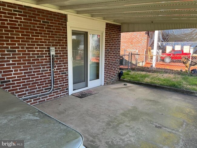 Building Photo - 509 Larkspur St