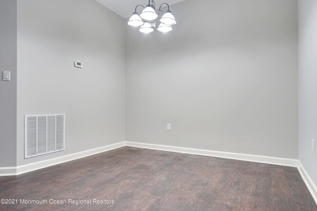 Building Photo - 44 Smock Ct