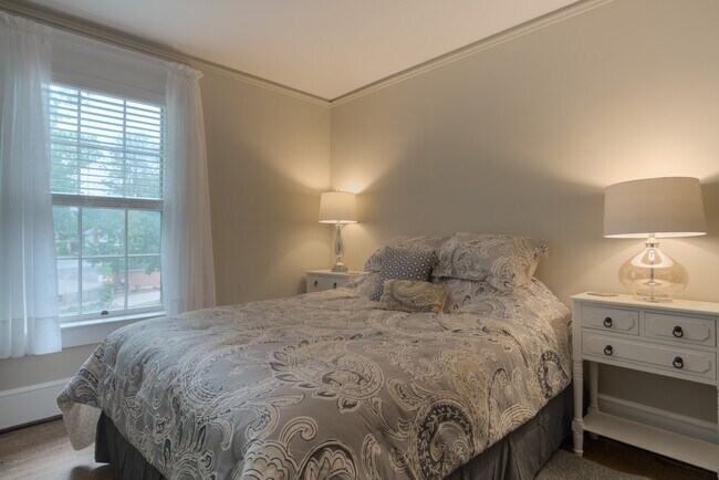 Building Photo - 207 Otey St