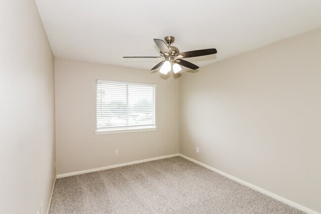 Building Photo - 12202 Greencanyon Dr