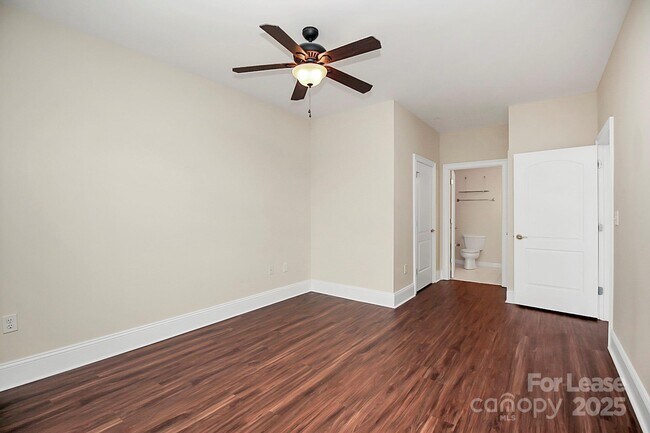 Building Photo - 400 N Church St