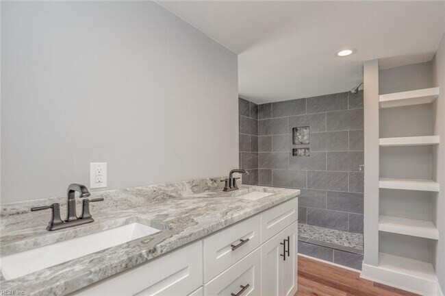 Building Photo - Beautifully remodeled single family home!