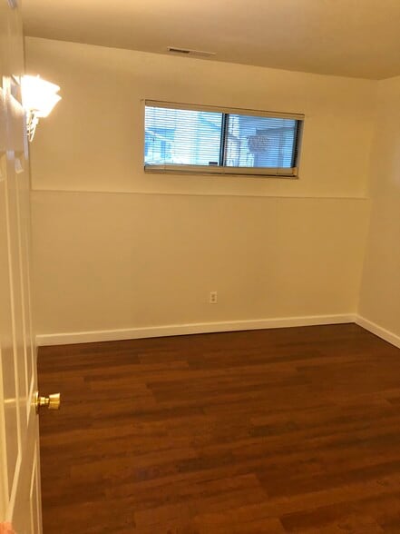Building Photo - 2107 Melrose Dr