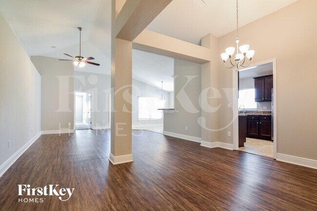 Building Photo - 14503 Dunrobin Dr