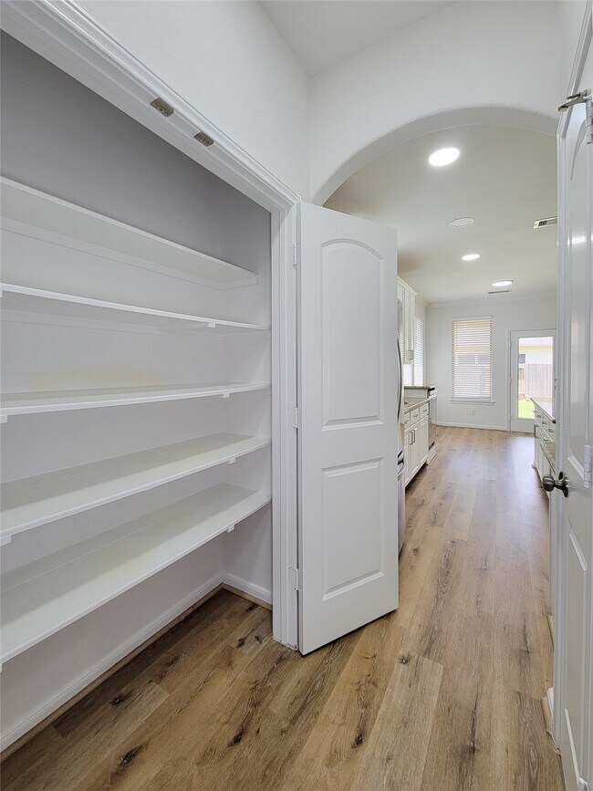 Building Photo - 2814 Bay Springs View