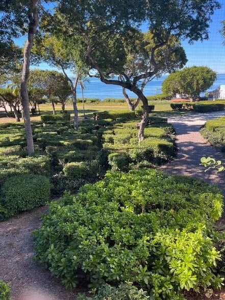 Building Photo - 202 Sanctuary Dr.