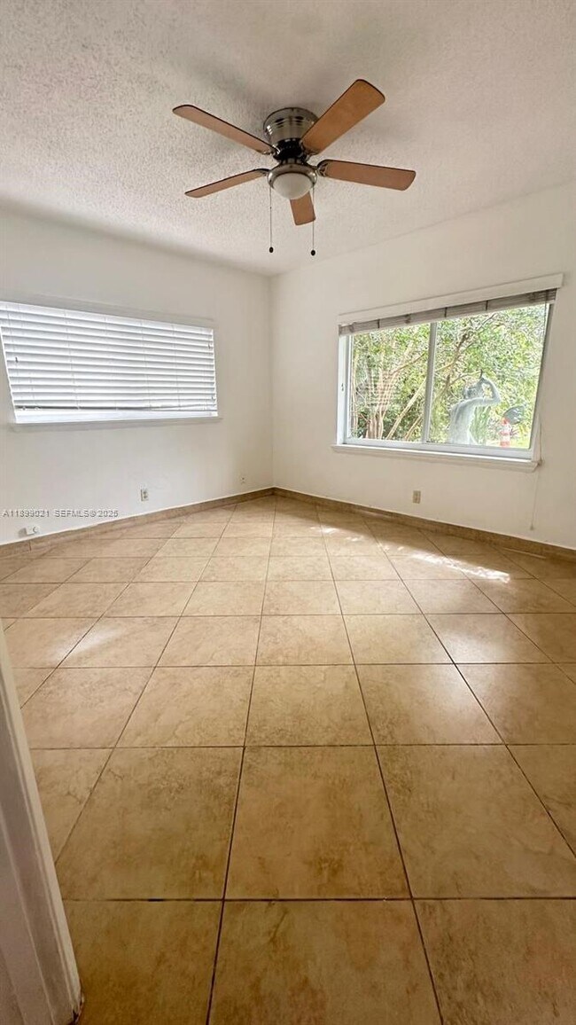 Building Photo - 1753 NE 18th St