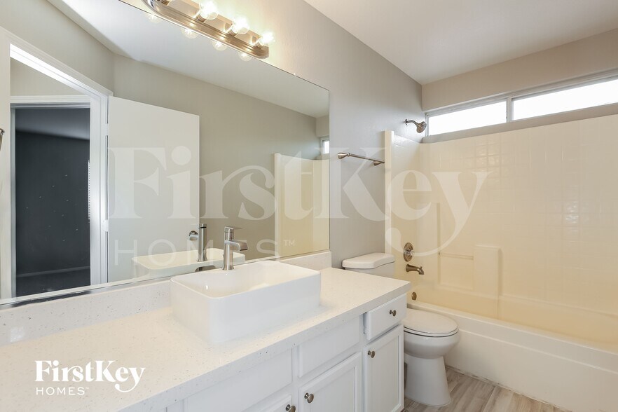 Building Photo - 8905 W Tumblewood Ave