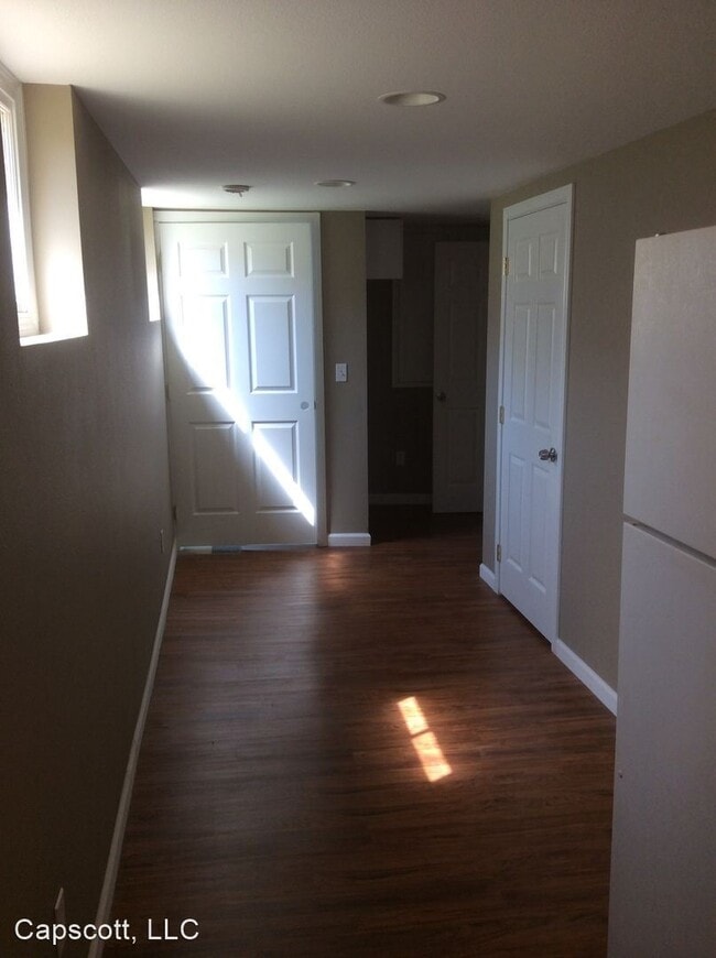 Building Photo - 1 br, 1 bath Apartment - 3727 SE Cora St.