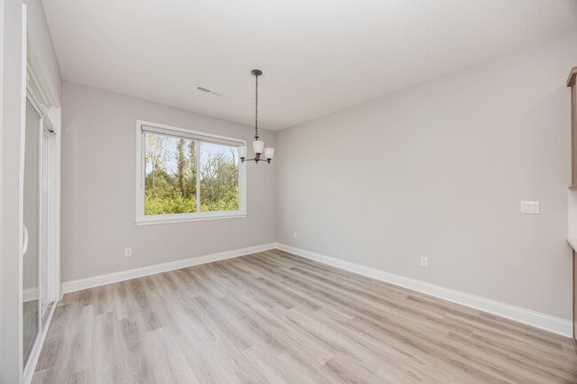 Building Photo - Beautiful 2 Bedroom, 2 Bath home + flex ro...