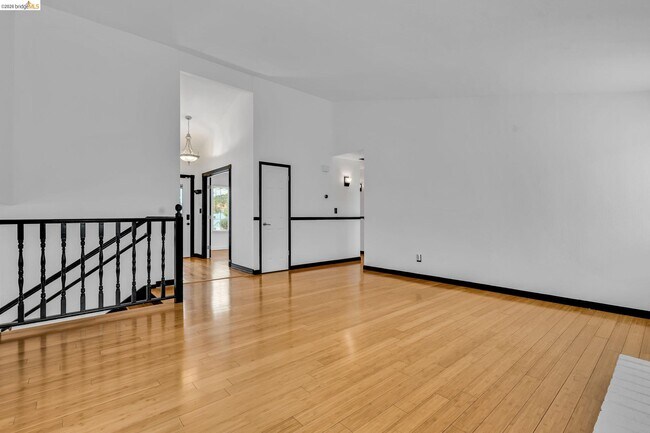 Building Photo - 909 Halite Way