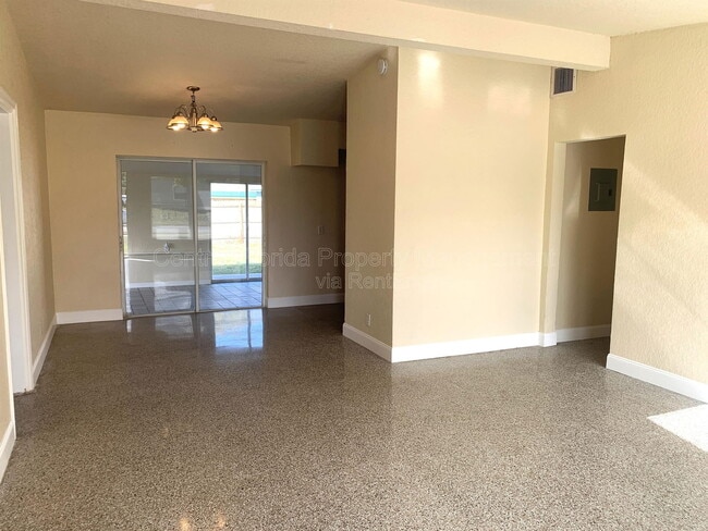 Building Photo - 202 Bamboo Dr