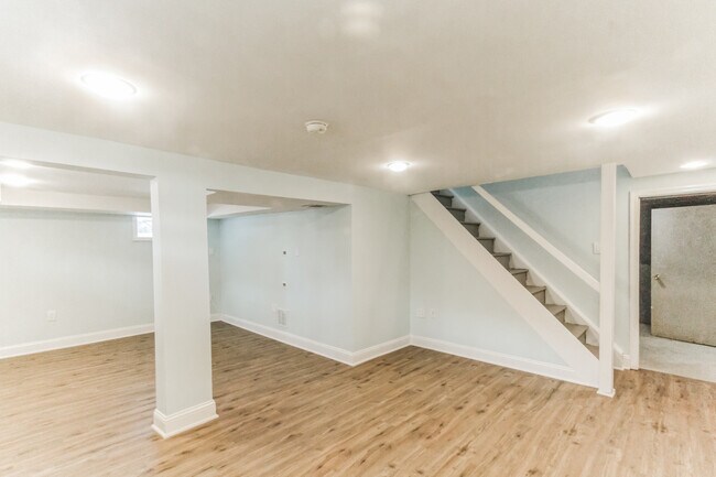 Building Photo - 1519 Boulevard